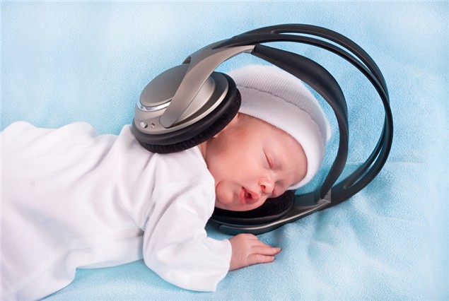 новорожденный и музыка